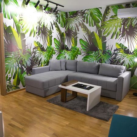 House Of Mac Apartments Ni Εξωτερικό φωτογραφία