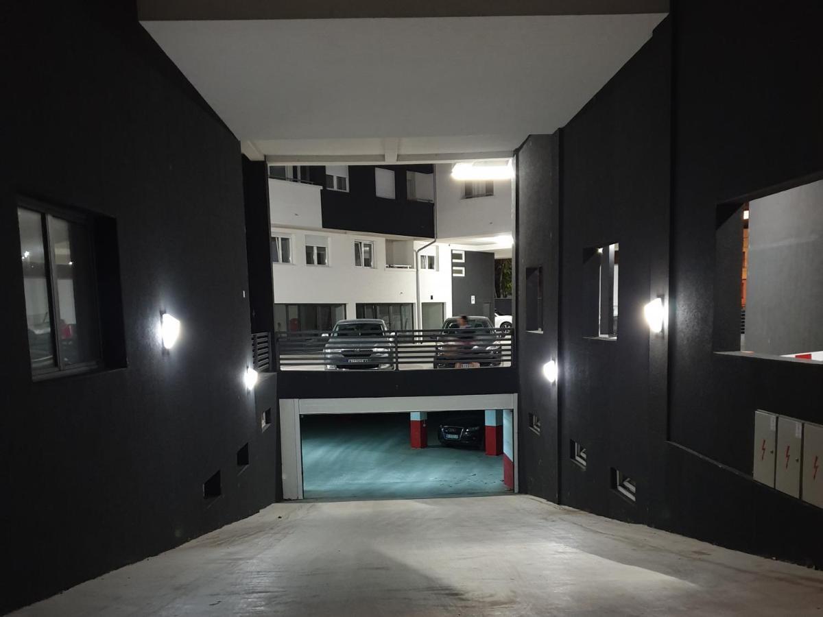 House Of Mac Apartments Ni Εξωτερικό φωτογραφία
